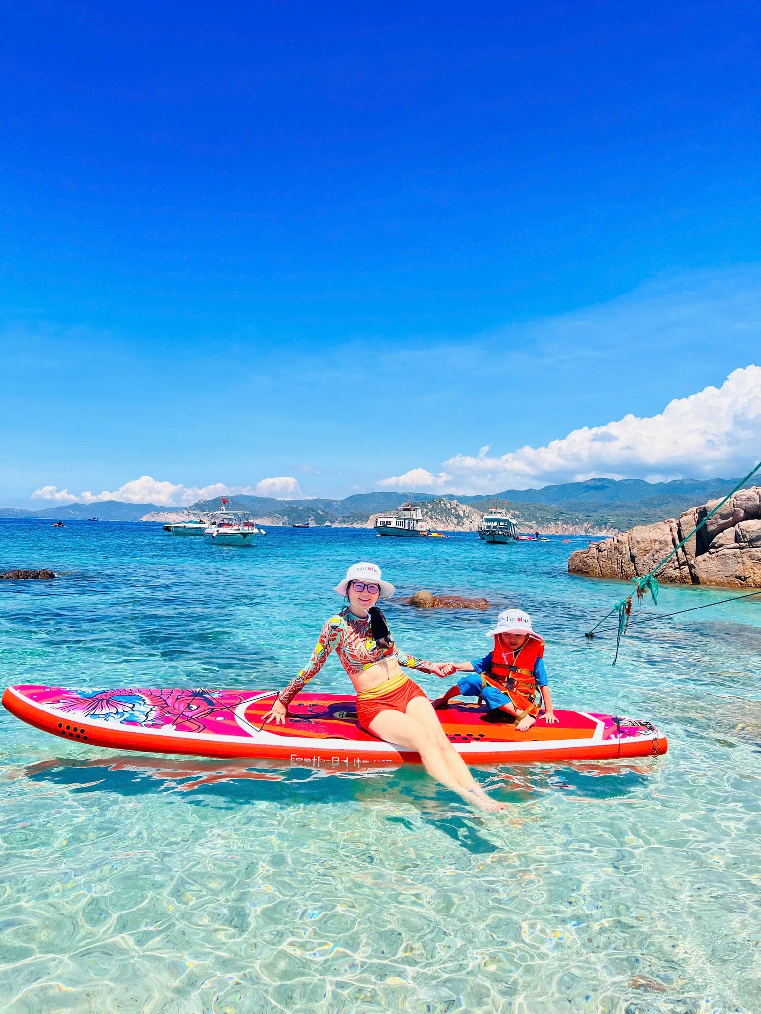 dịch vụ chèo SUP Vĩnh Hy dịch vụ chèo SUP Vĩnh Hy